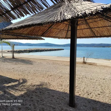 Relax - 80 M From The Appartement Sveti Filip i Jakov