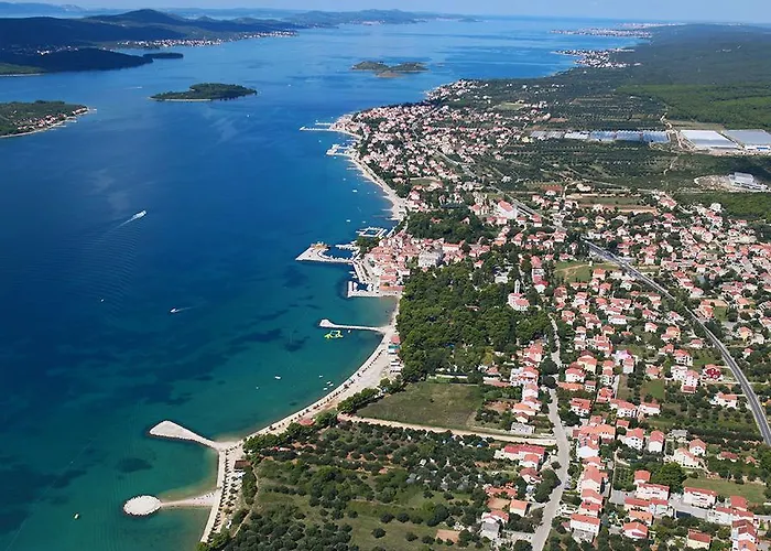 Relax - 80 M From The Appartement Sveti Filip i Jakov